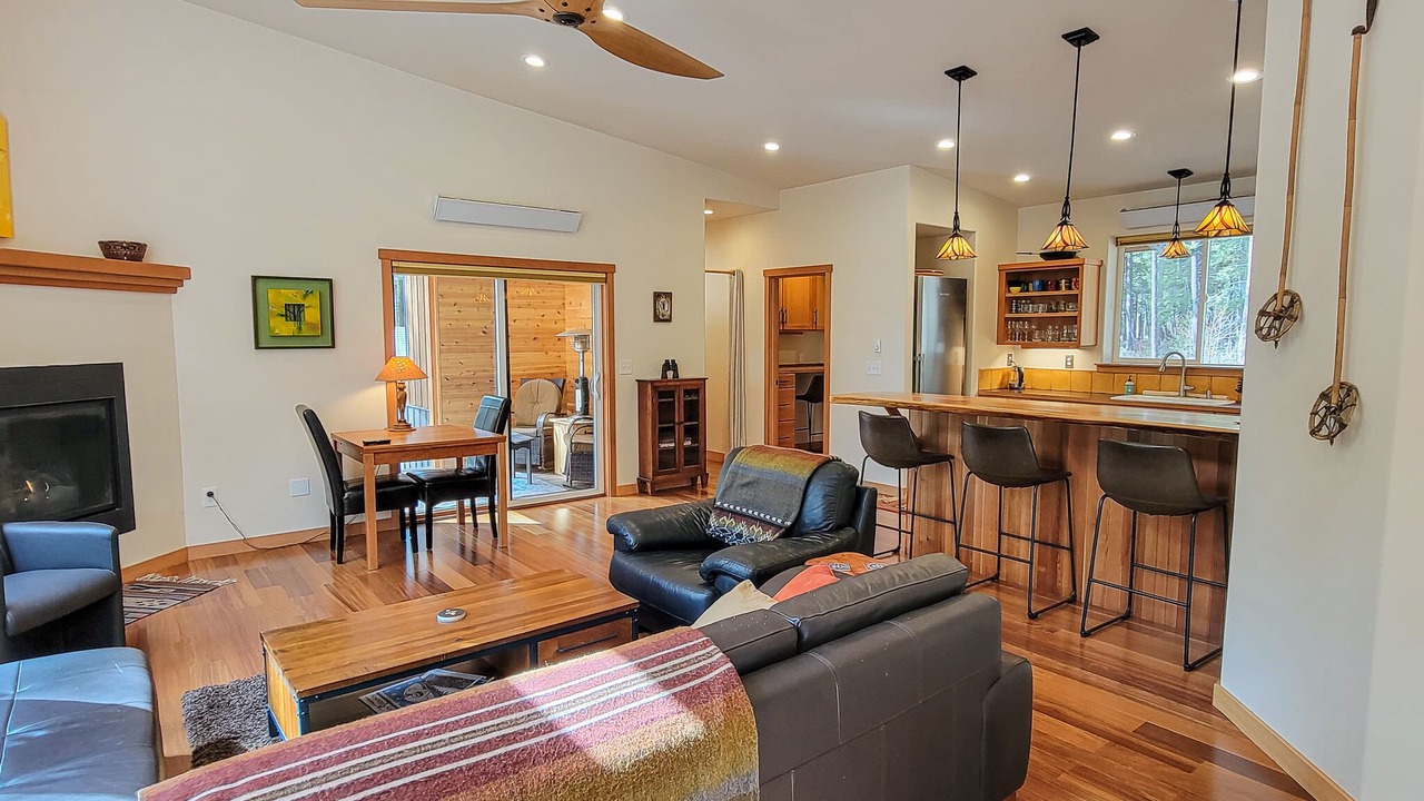 Photo of Livingroom in Mazama