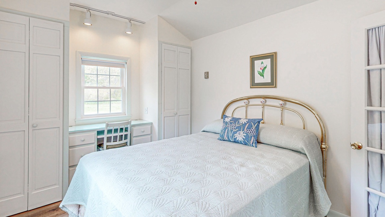 Photo of Bedroom in Waldoboro