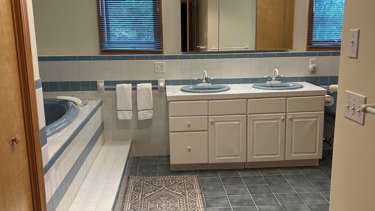 Photo of Bathroom in Sunapee