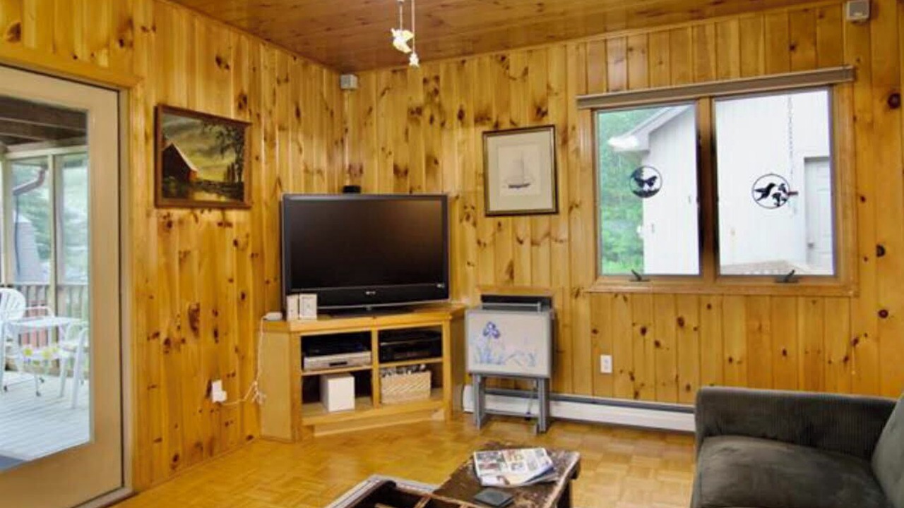 Photo of Livingroom in Sunapee