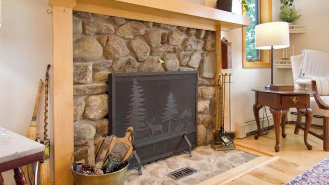 Photo of Livingroom in Sunapee