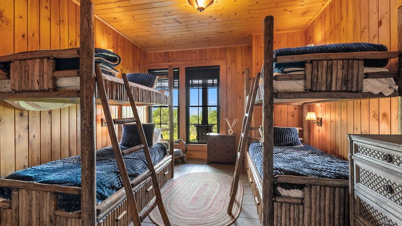 Photo of Bedroom in Ludlow