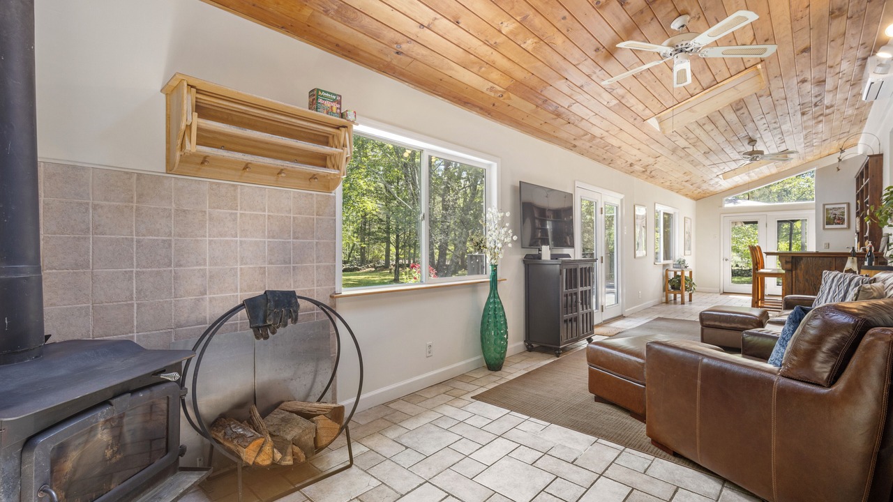 Photo of Livingroom in Accord