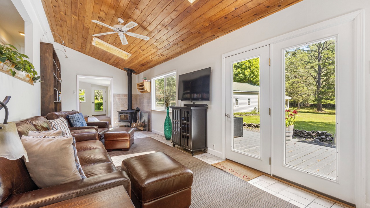 Photo of Livingroom in Accord