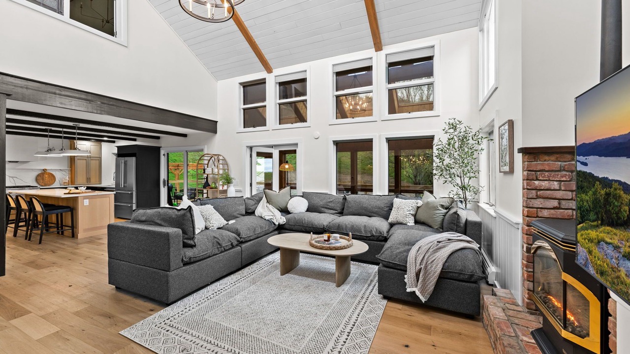 Photo of Livingroom in Ellicottville