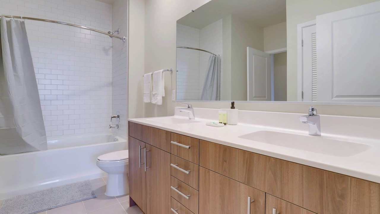 Photo of Bathroom in Jefferson Manor