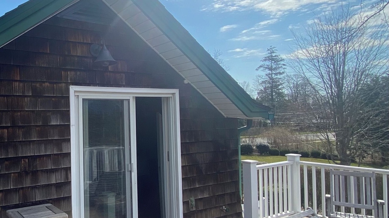 Photo of Patio Balcony in Village of Southampton