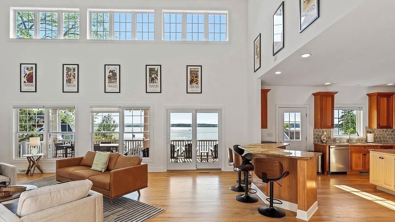 Photo of Livingroom in Saratoga Springs