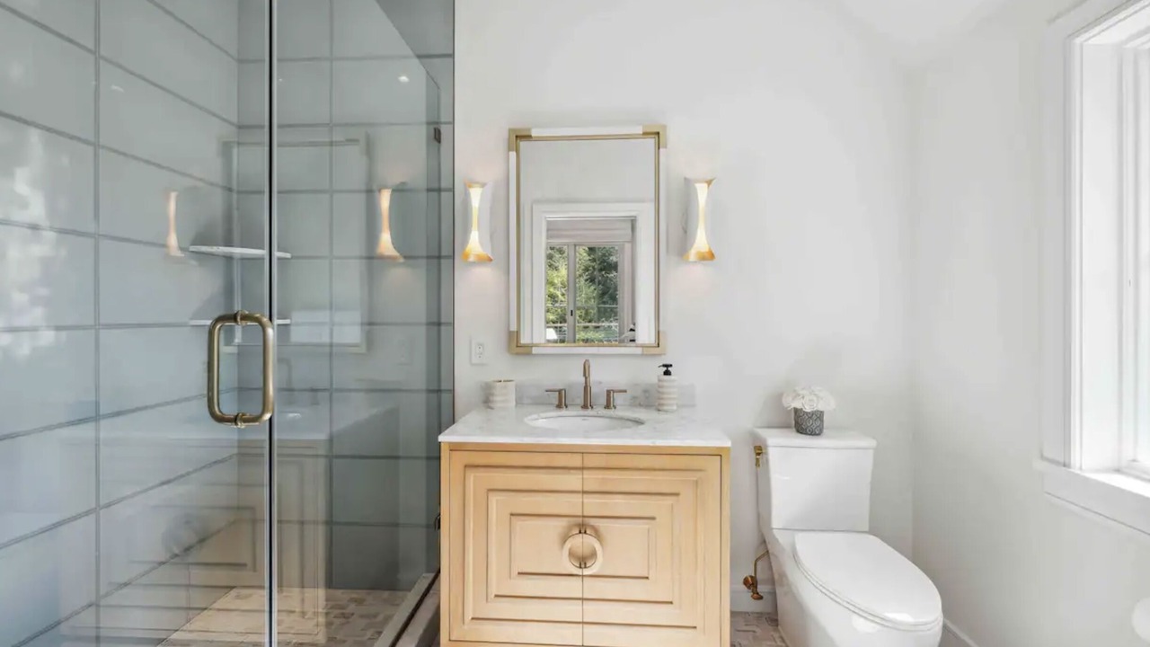 Photo of Bathroom in East Hampton North