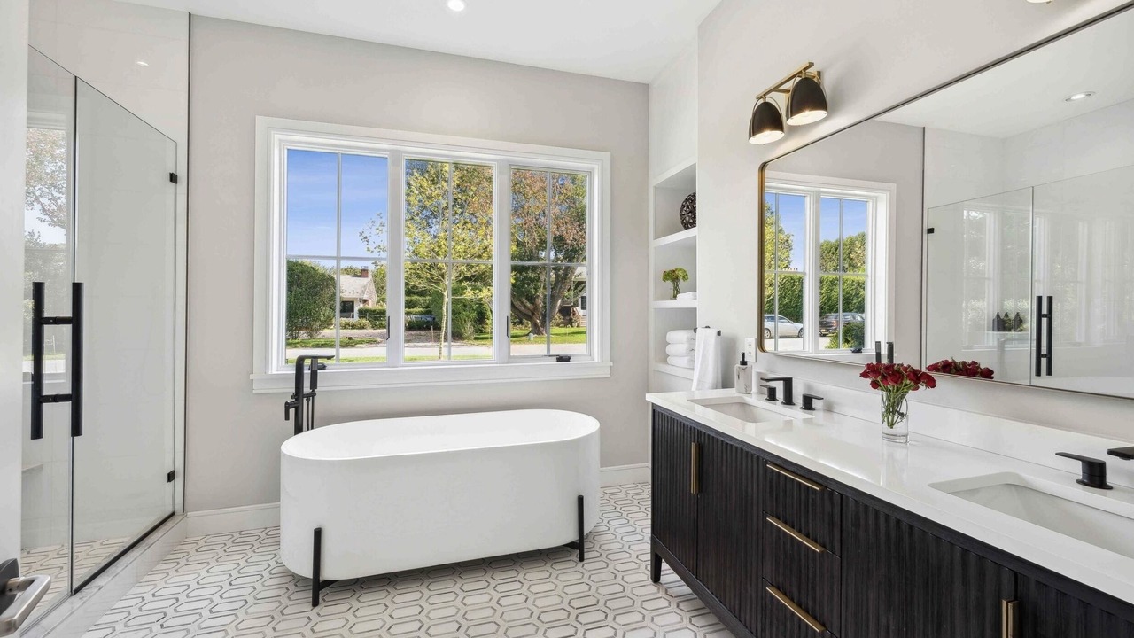 Photo of Bathroom in East Hampton North