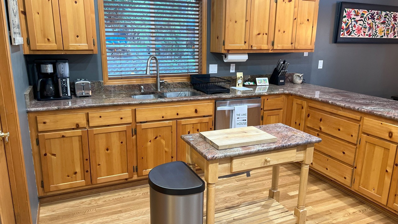 Photo of Kitchen in Lake Roesiger
