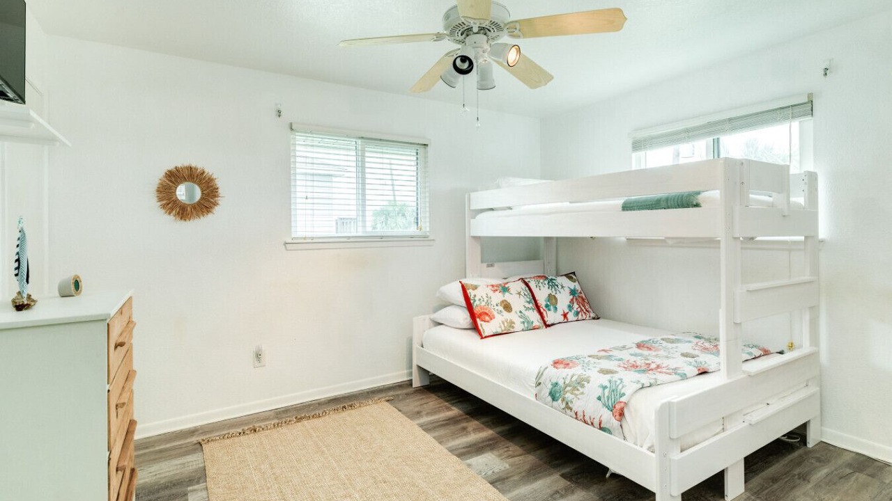 Photo of Bedroom in Terramar Beach