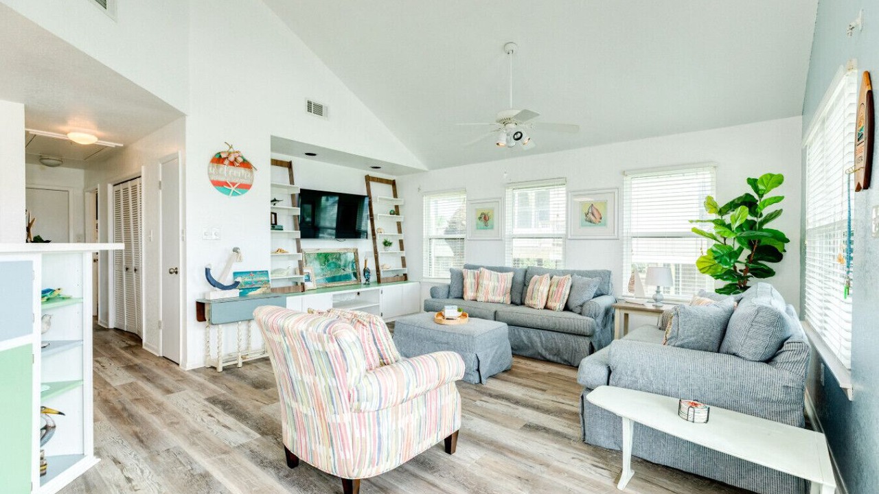 Photo of Livingroom in Terramar Beach