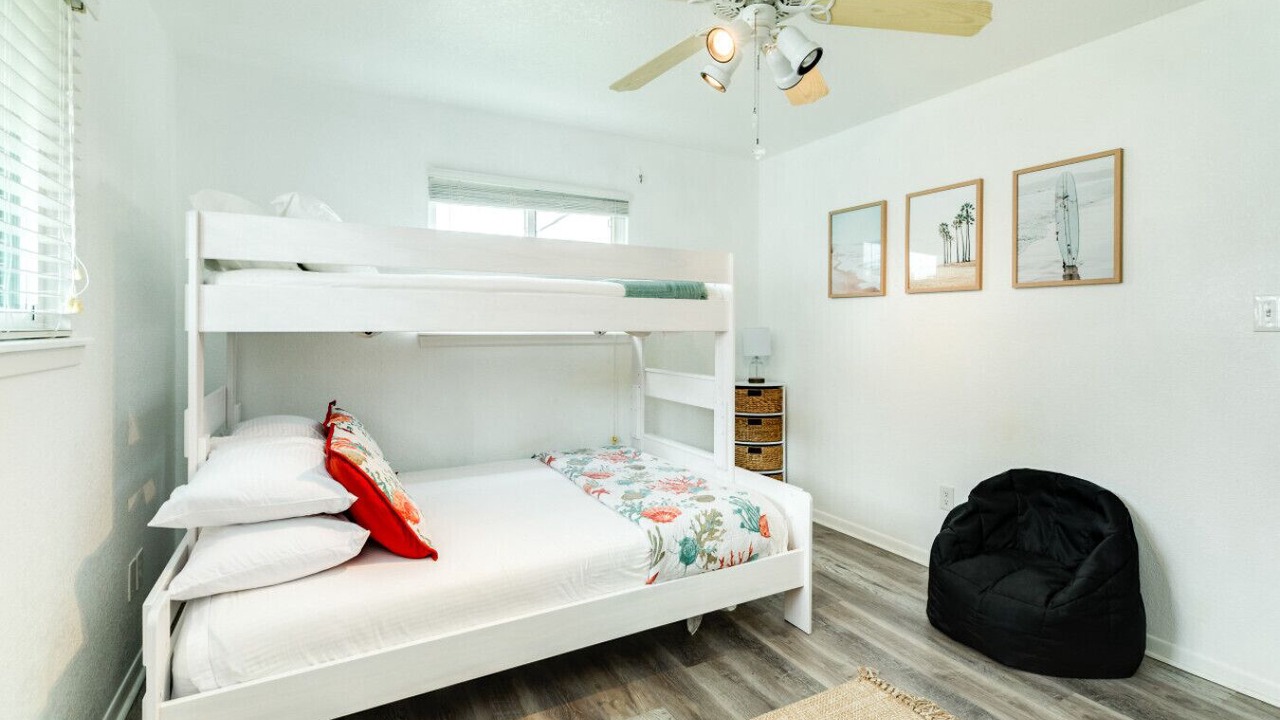 Photo of Bedroom in Terramar Beach