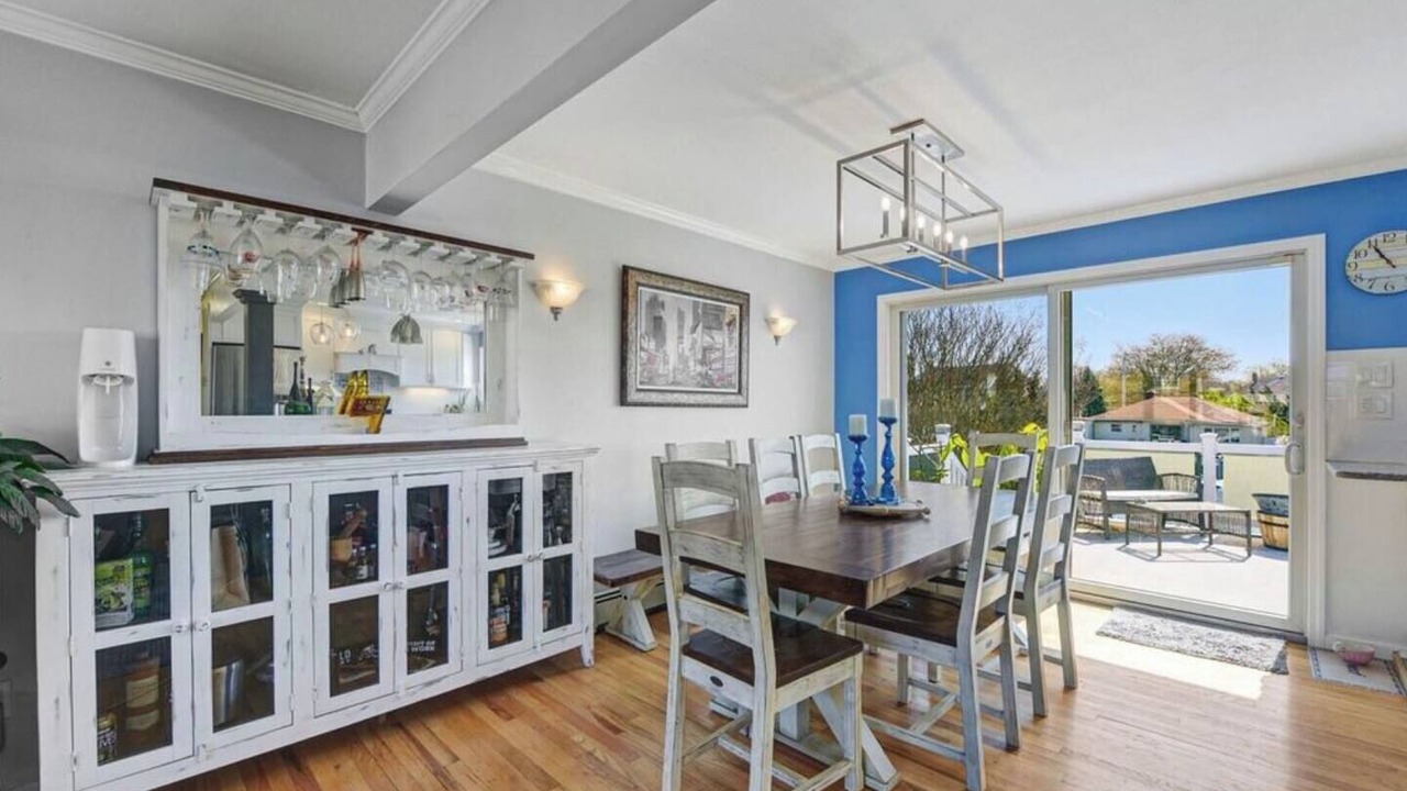 Photo of Livingroom in Massapequa
