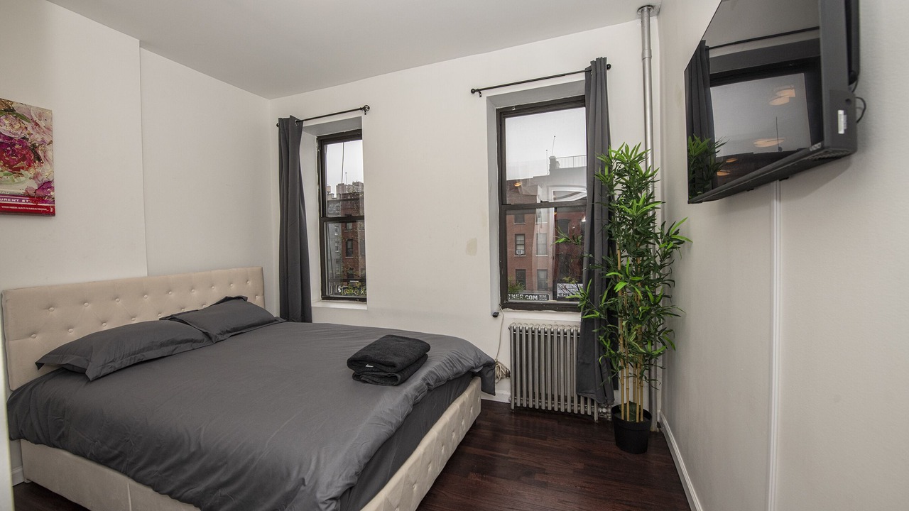 Photo of Bedroom in Garment District