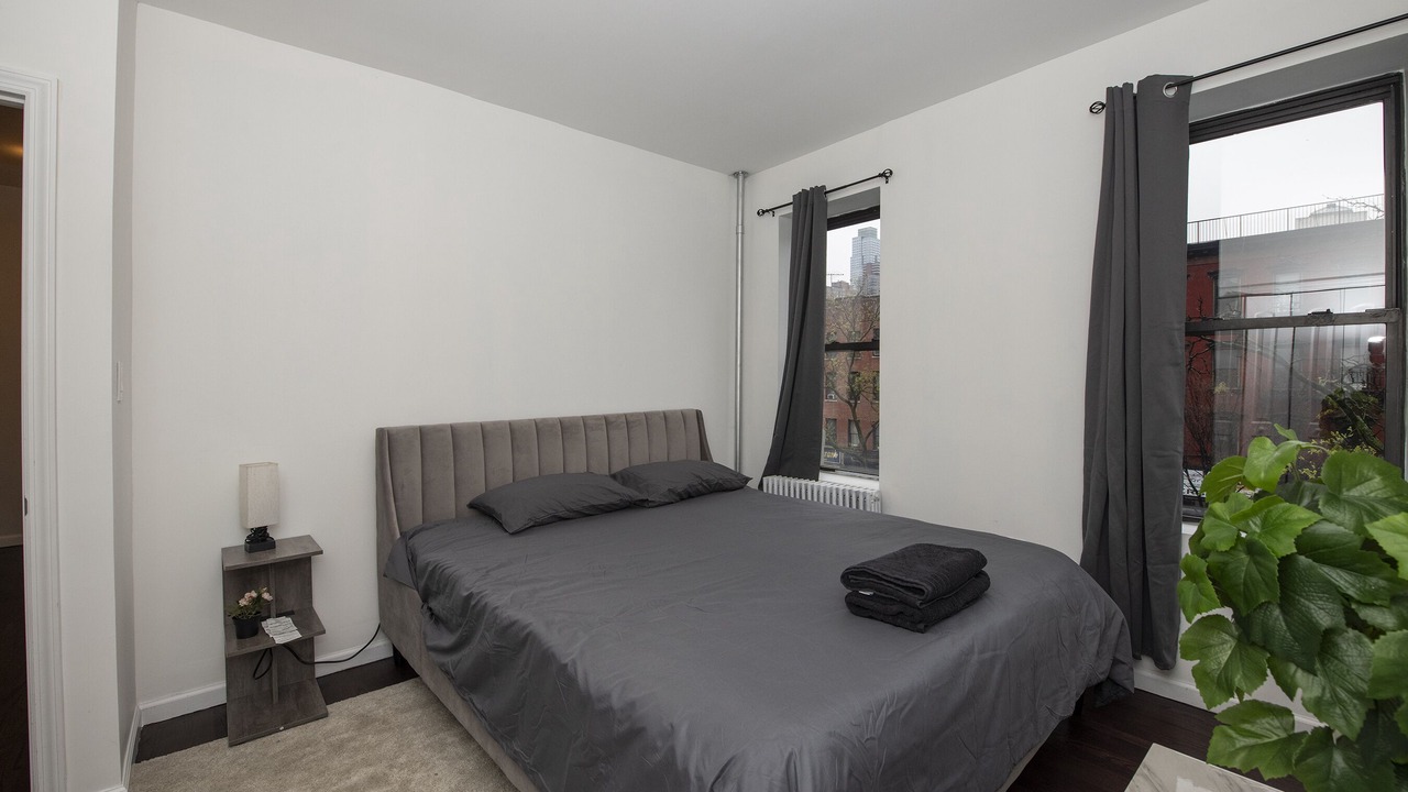 Photo of Bedroom in Garment District