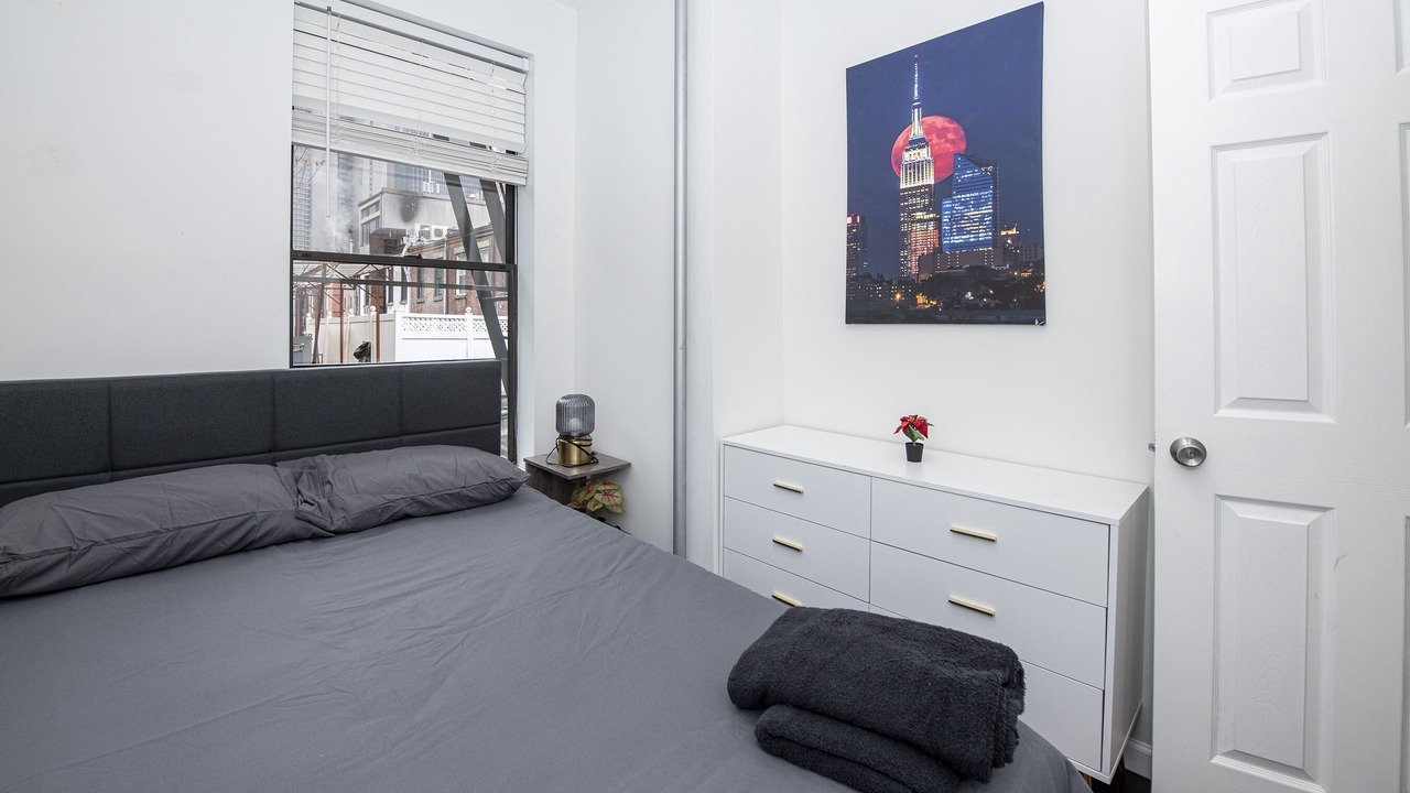 Photo of Bedroom in Garment District