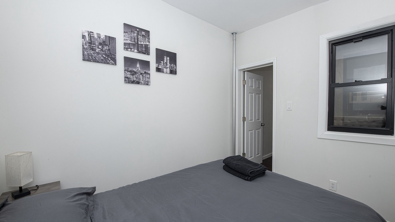 Photo of Bedroom in Garment District