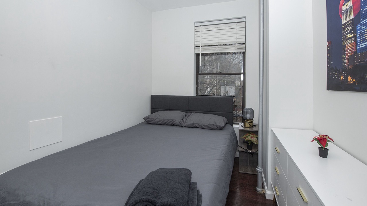 Photo of Bedroom in Garment District