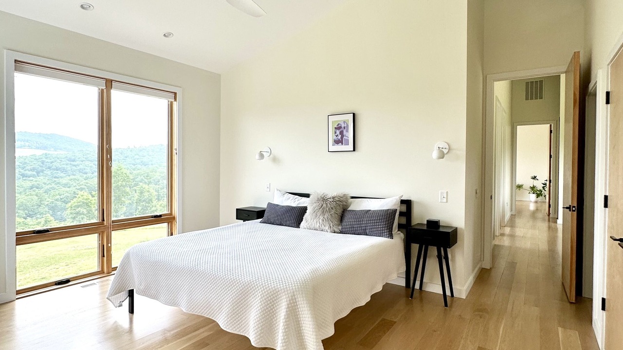 Photo of Bedroom in South Fork