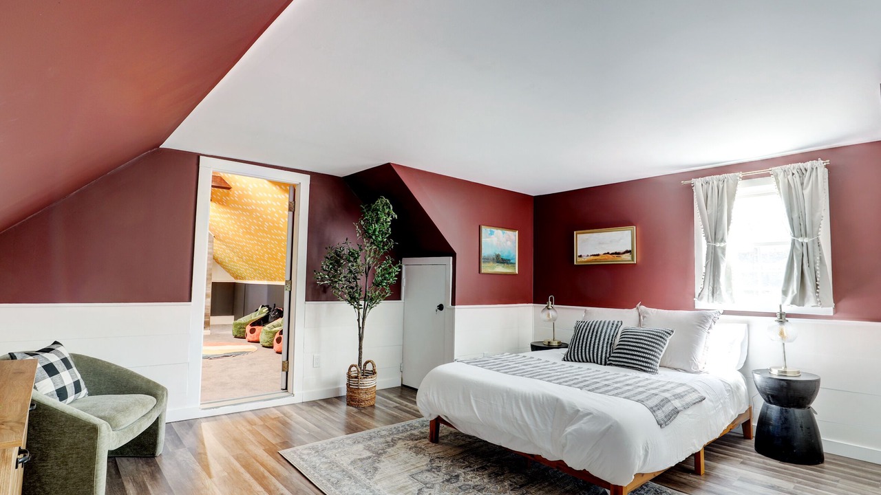 Photo of Bedroom in Saugerties