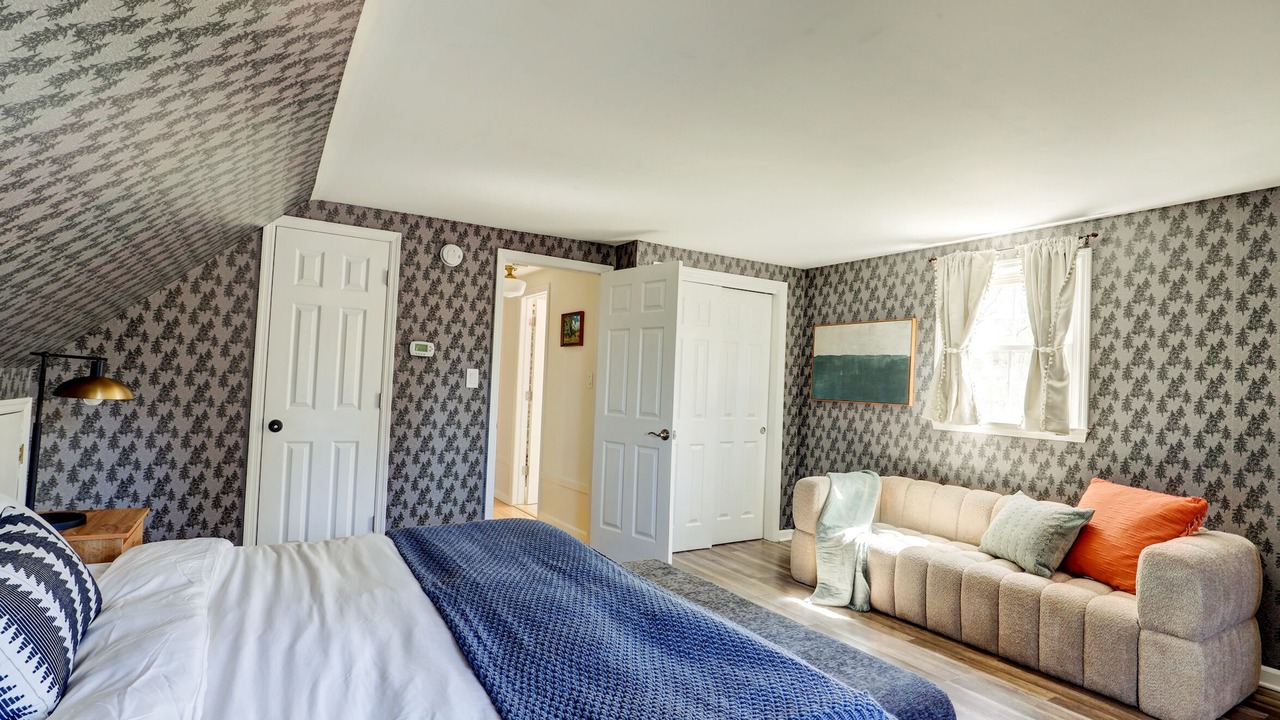 Photo of Bedroom in Saugerties