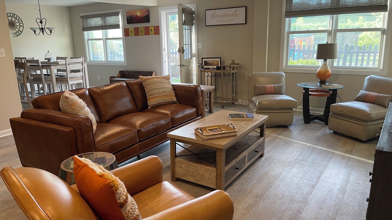 Photo of Livingroom in Quaker Street