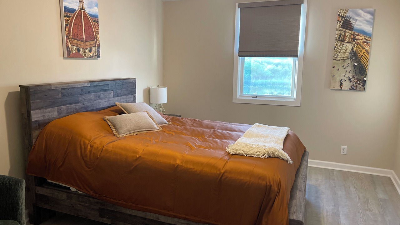Photo of Bedroom in Quaker Street