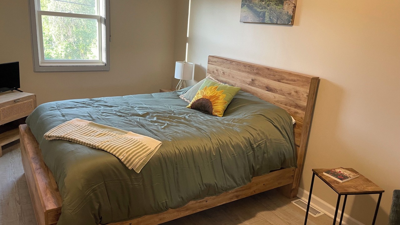 Photo of Bedroom in Quaker Street