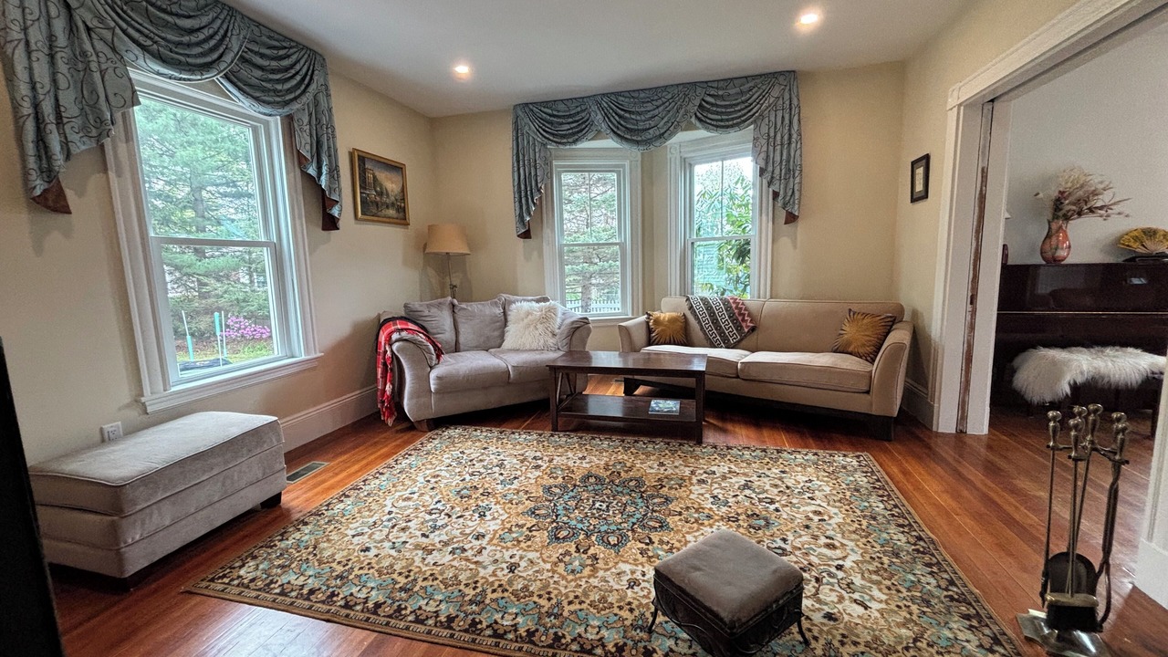Photo of Livingroom in West Roxbury