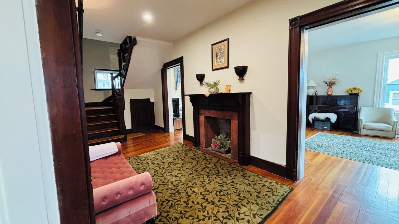 Photo of Livingroom in West Roxbury