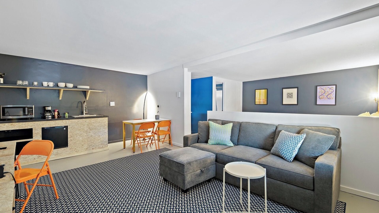 Photo of Livingroom in Hillsdale