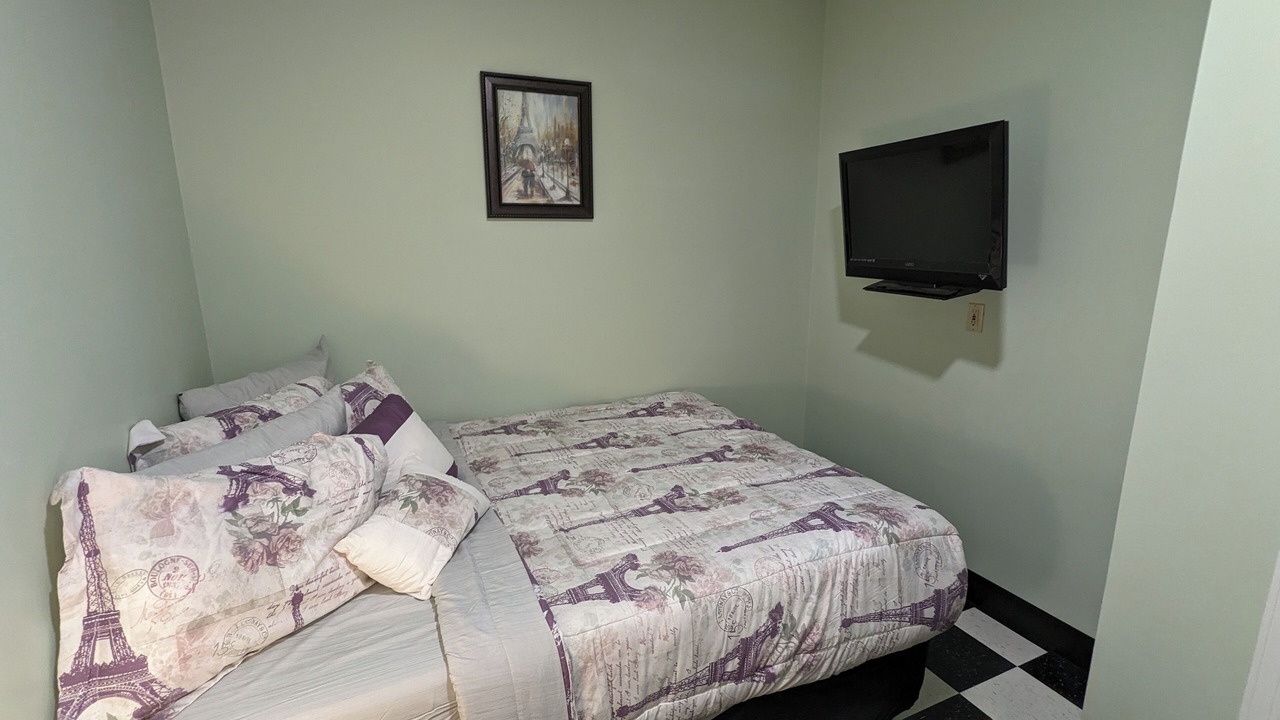 Photo of Bedroom in Gloversville