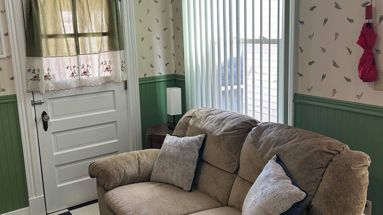Photo of Livingroom in Gloversville
