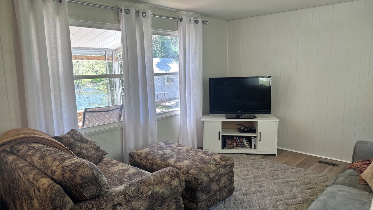 Photo of Livingroom in Alderson