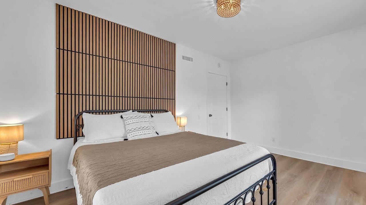 Photo of Bedroom in Downtown Niagara Falls