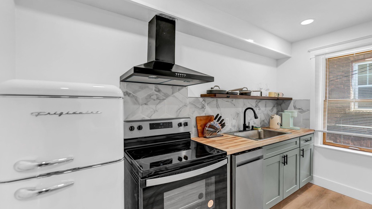 Photo of Kitchen in Downtown Niagara Falls