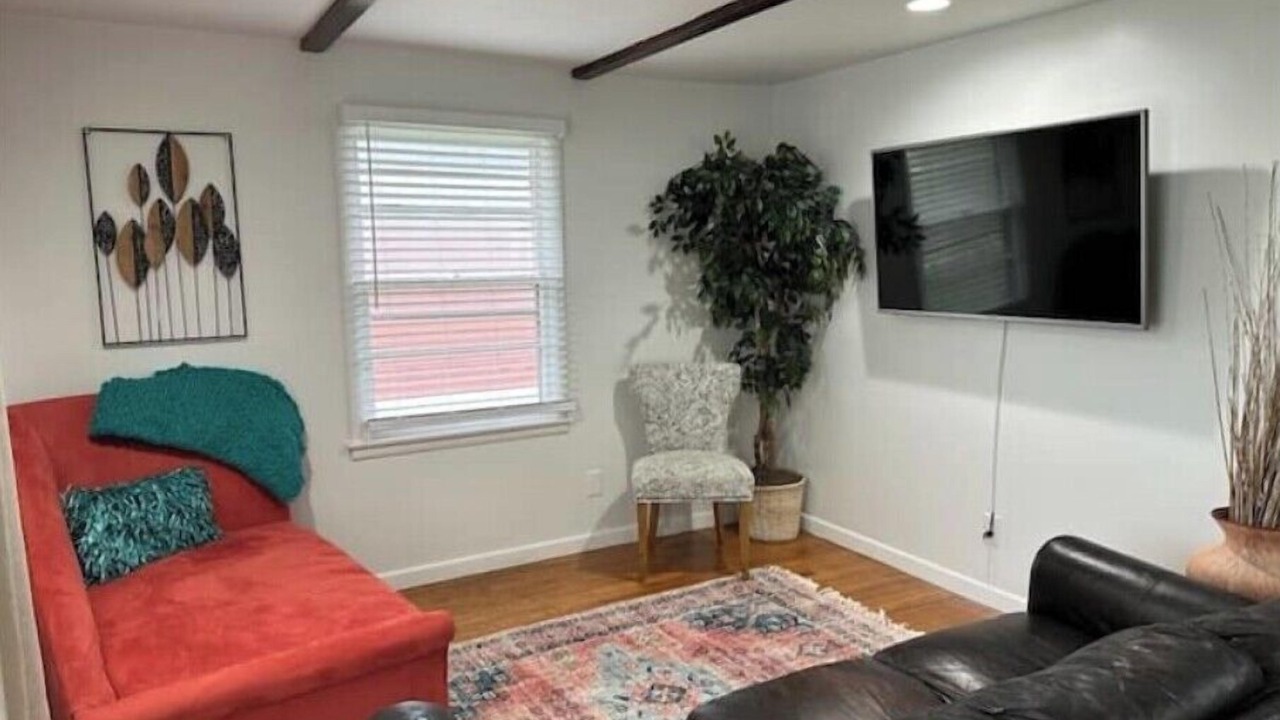 Photo of Livingroom in Eastside