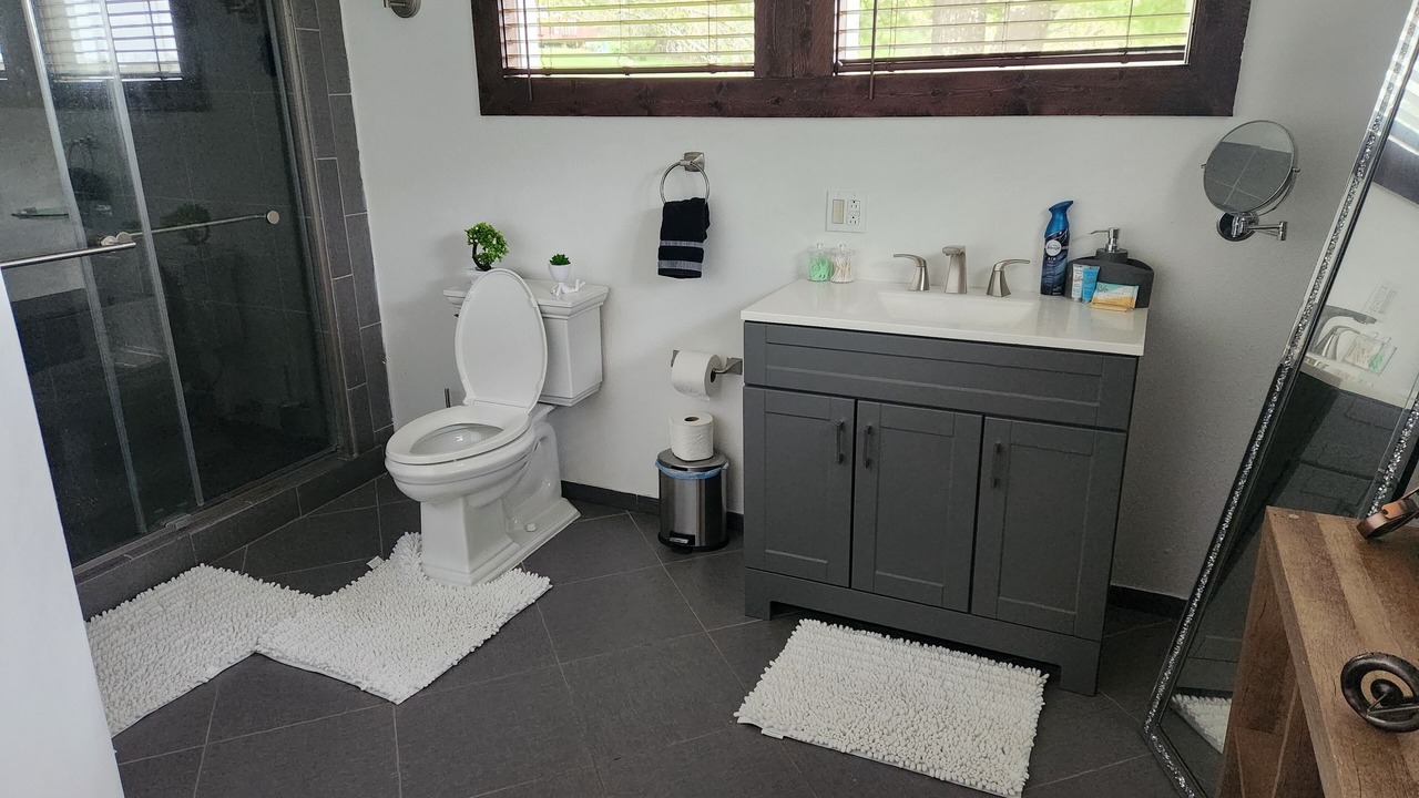 Photo of Bathroom in Mountain Dale