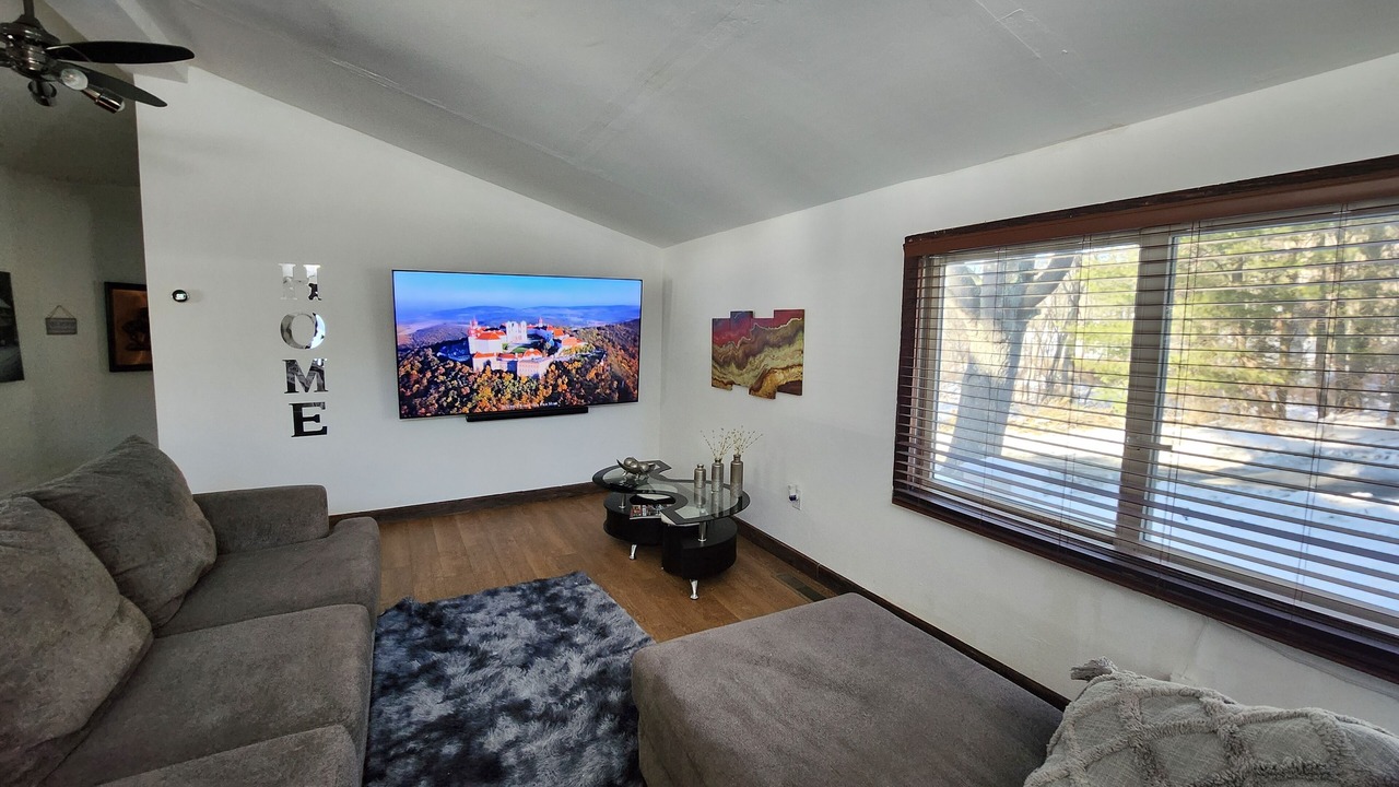 Photo of Livingroom in Mountain Dale