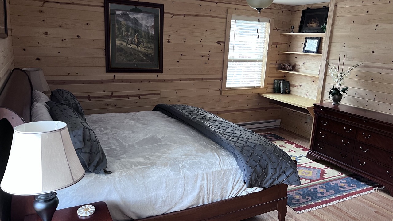 Photo of Bedroom in Harper