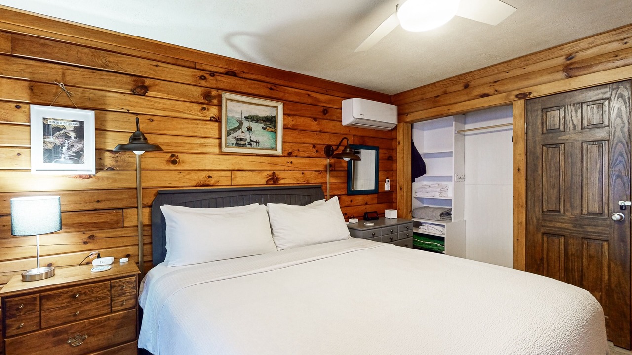 Photo of Bedroom in Valois