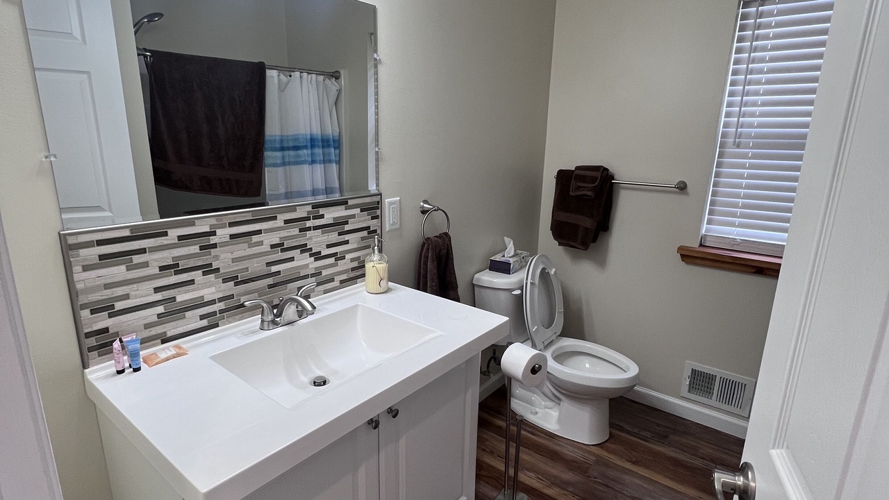 Photo of Bathroom in Town of Richmond