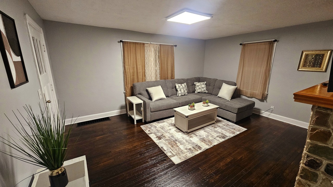 Photo of Livingroom in Berea