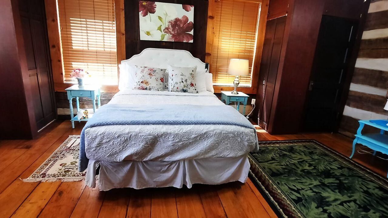 Photo of Bedroom in Winesburg