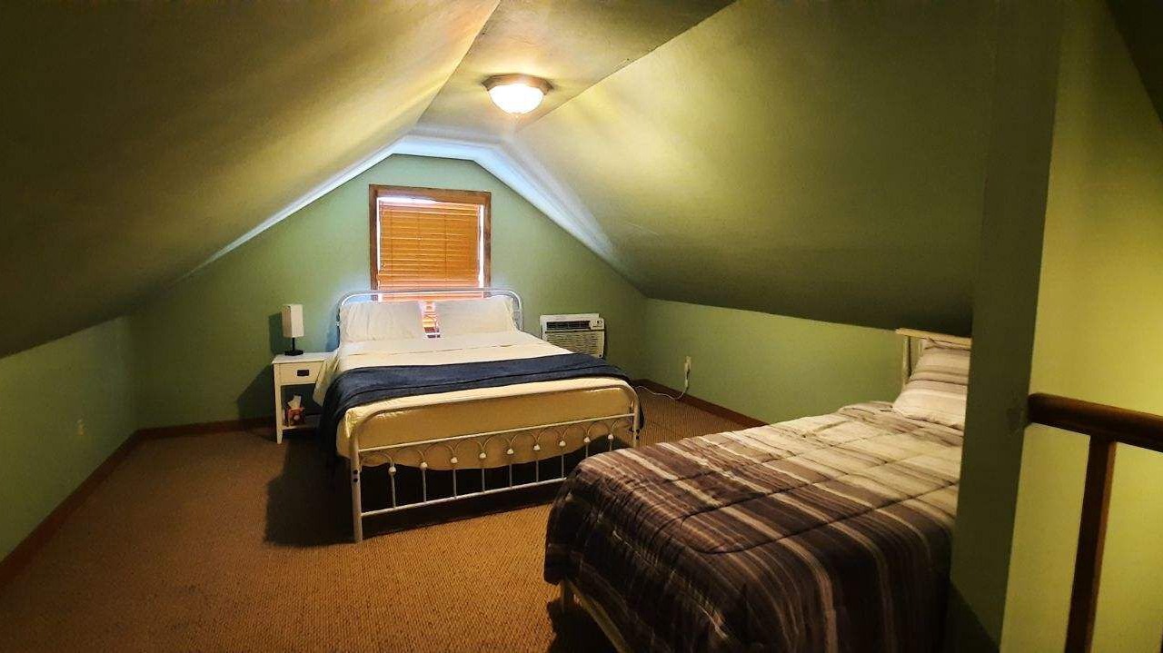 Photo of Bedroom in Winesburg
