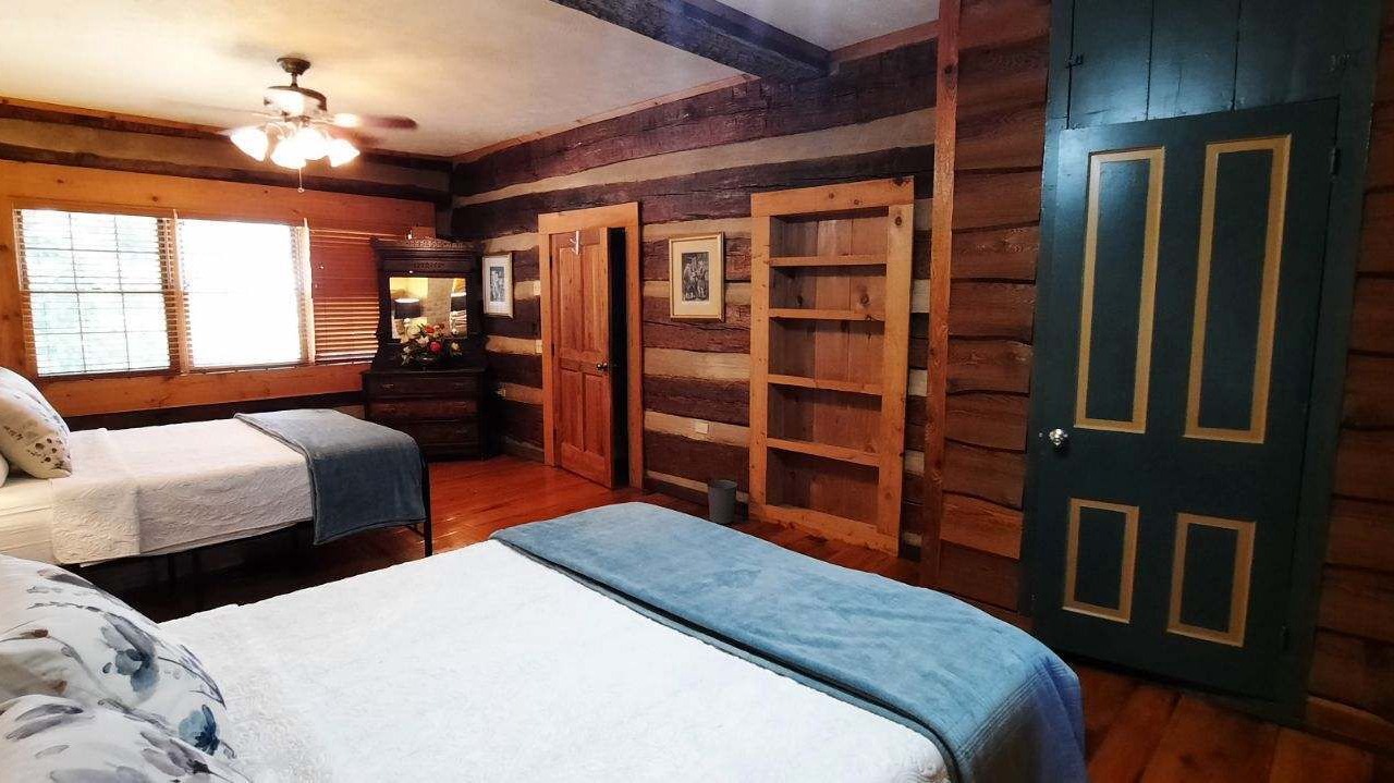 Photo of Bedroom in Winesburg