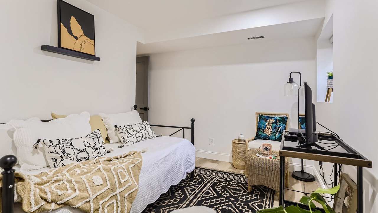 Photo of Bedroom in Downtown Baltimore
