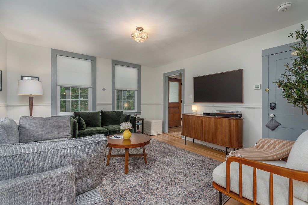 Photo of Livingroom in Meredith